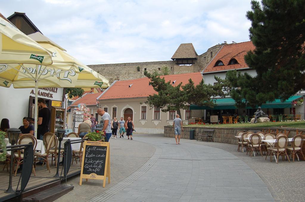 Apartman Rose Eger Exterior foto