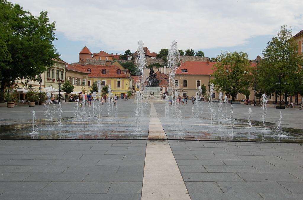 Apartman Rose Eger Exterior foto