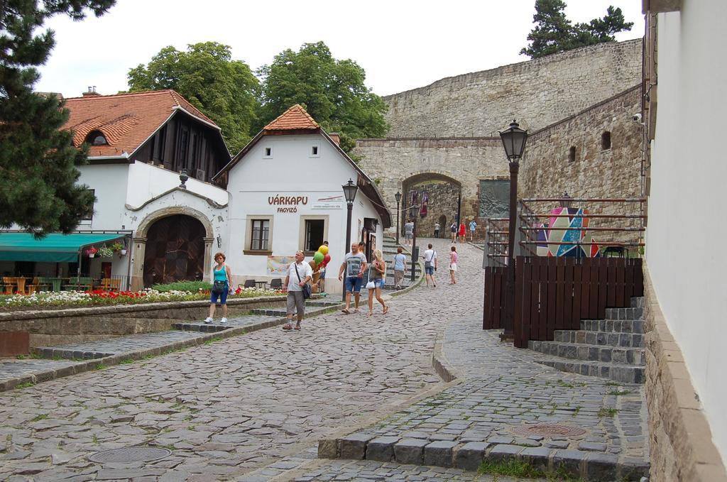 Apartman Rose Eger Exterior foto